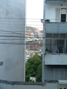 Fawela zawsze patrzy